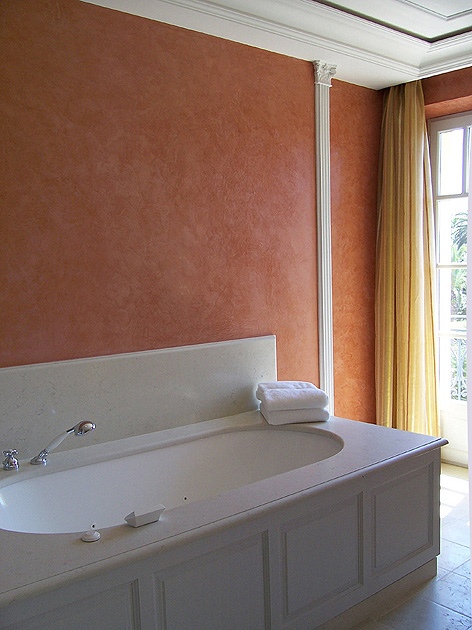 Stucco ocre rouge